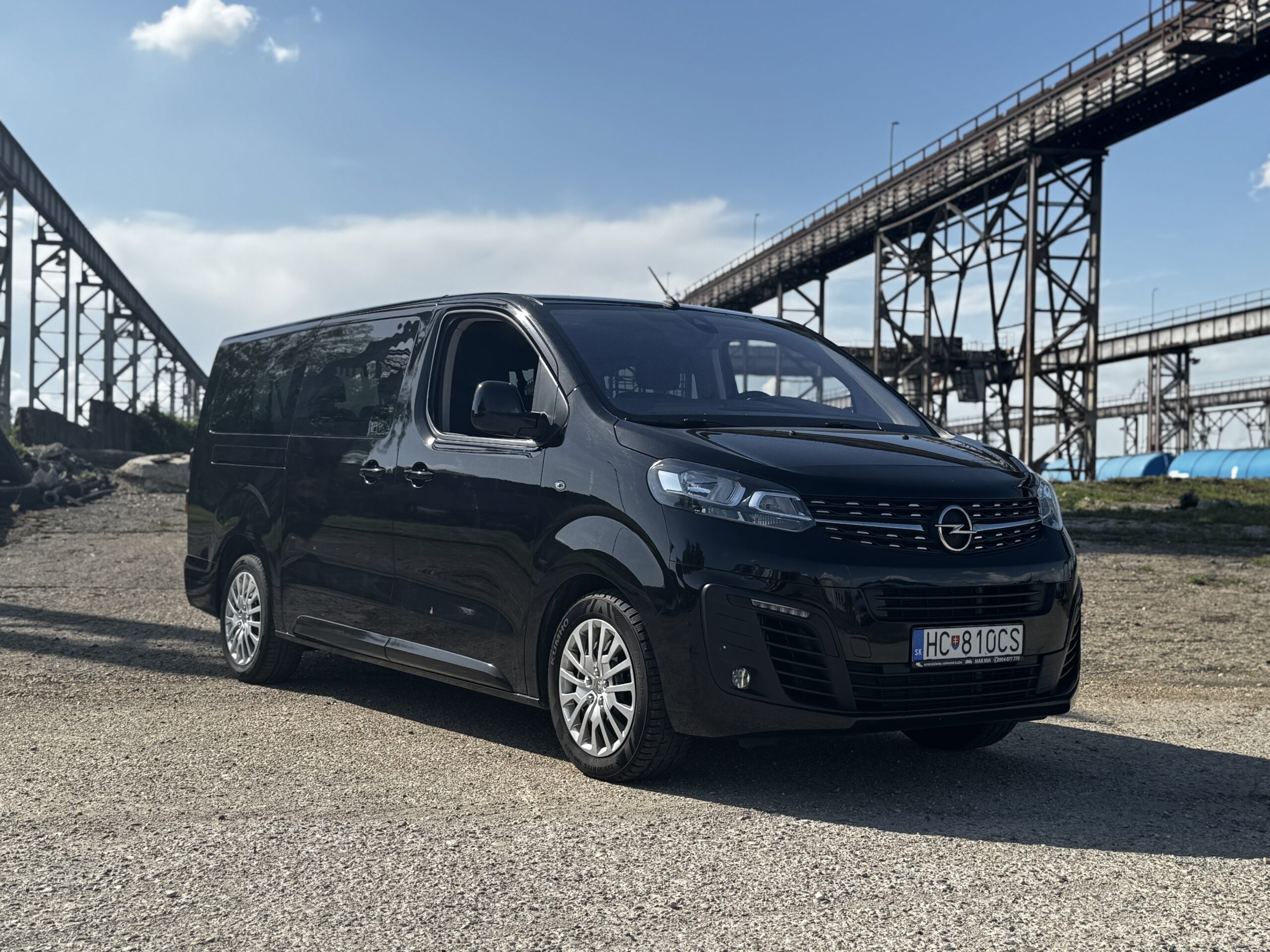 prenájom 8 miestneho auta Opel Zafira Life Hlohovec MAR MIA